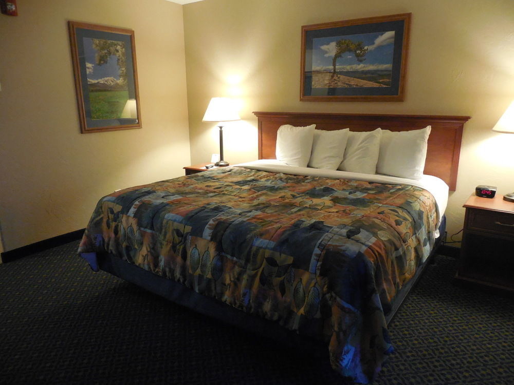 Blue Mountain Inn And Suites Rangely Zewnętrze zdjęcie